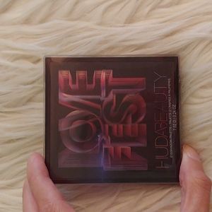 💜FIRM! NWT HUDA BEAUTY LOVEFEST OBSESSIONS EYESHADOW PALETTE